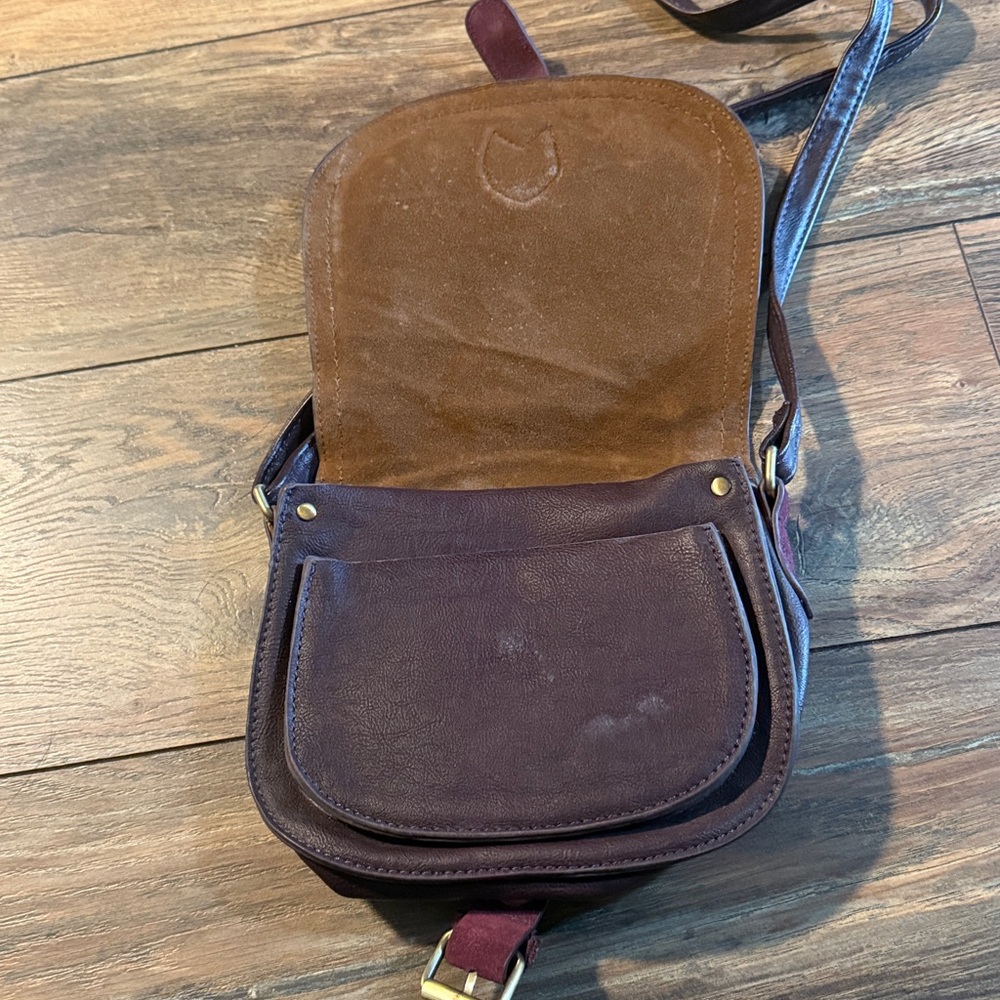 Small Plum Vegan Leather Crossbody Saddle Bag - Picture 4 of 5